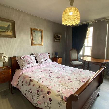 אוסל Chambre Calme Au Coeur D'Ussel מראה חיצוני תמונה